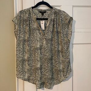 NWT! Printed top.